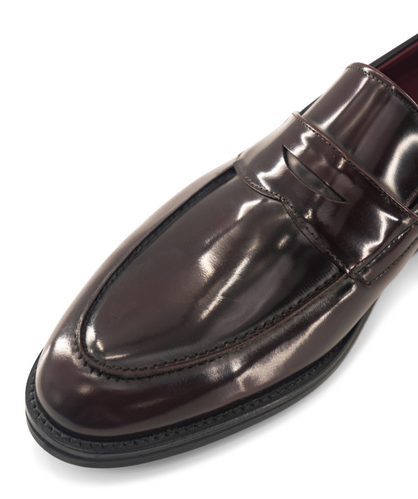 OSCAR Burgundy Loafer