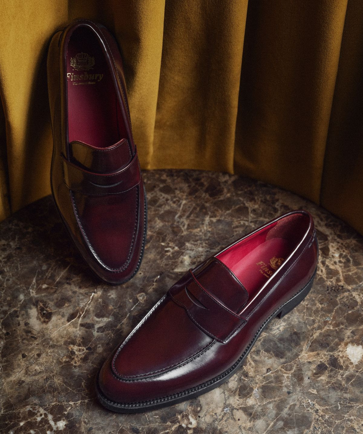 OSCAR Burgundy Loafer